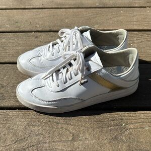 Olukai Women’s White & Gold Shoes Sz 8.5 Sneakers Trainers